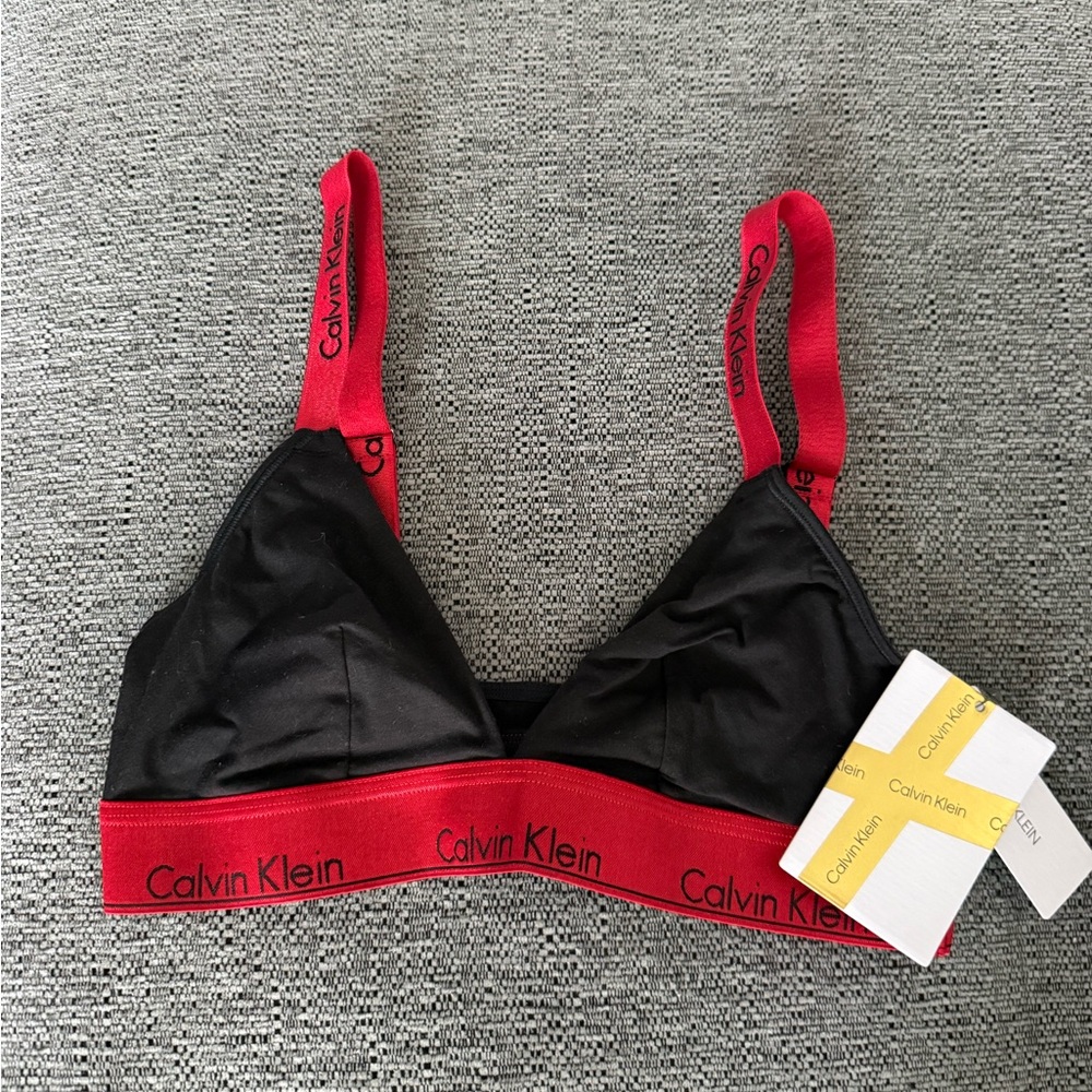 🔵🔵Calvin Klein Black and Red Triangle Bralette